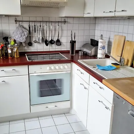 Las- Ruhig Aber Zentral Teilmobliert, * Dresden